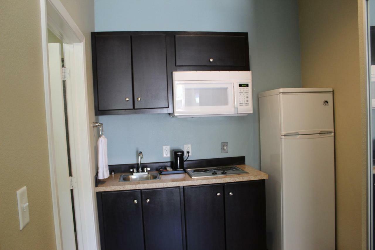 Horizon Inn & Suites Pearsall Екстериор снимка
