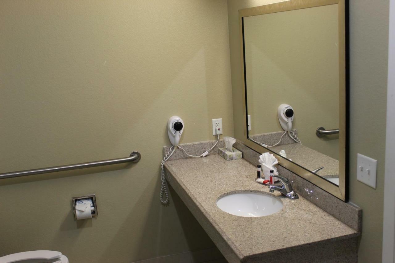 Horizon Inn & Suites Pearsall Екстериор снимка