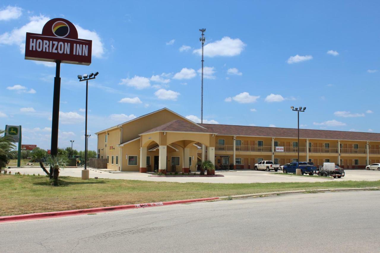 Horizon Inn & Suites Pearsall Екстериор снимка